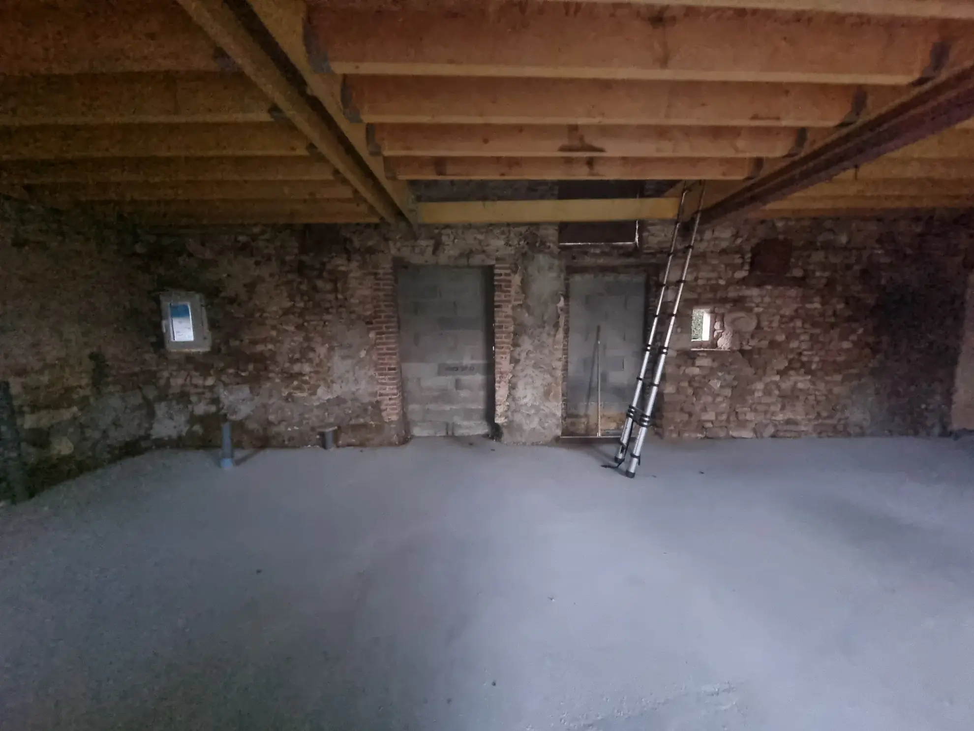 Maison à vendre entre Le Mêle Sur Sarthe et Sées avec garage et terrain de 600m² 