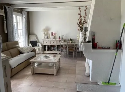 Villa T8 à Gardanne avec Piscine et Grand Terrain - Enchères à Partir de 90 000 € 