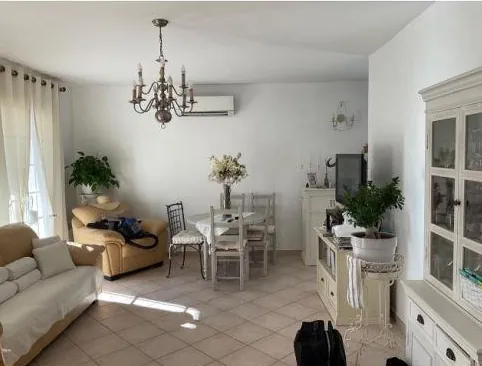 Villa T8 à Gardanne avec Piscine et Grand Terrain - Enchères à Partir de 90 000 € 