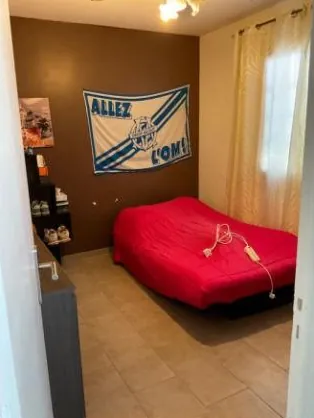 Villa T8 à Gardanne avec Piscine et Grand Terrain - Enchères à Partir de 90 000 € 