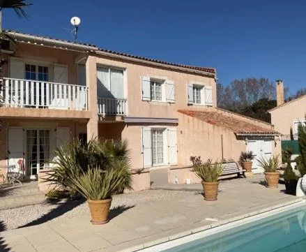 Villa T8 à Gardanne avec Piscine et Grand Terrain - Enchères à Partir de 90 000 €