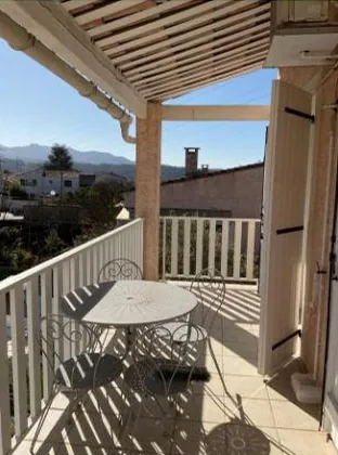 Villa T8 à Gardanne avec Piscine et Grand Terrain - Enchères à Partir de 90 000 € 