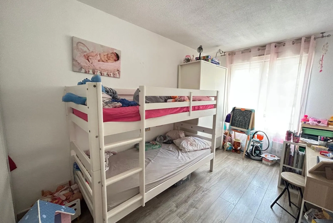 Bel appartement 3 pièces de 64 m² avec terrasse et parking à Saint-André-de-la-Roche 