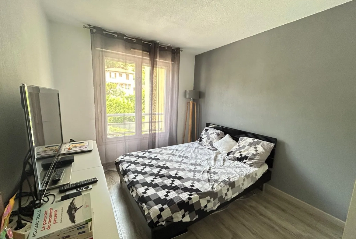 Bel appartement 3 pièces de 64 m² avec terrasse et parking à Saint-André-de-la-Roche 