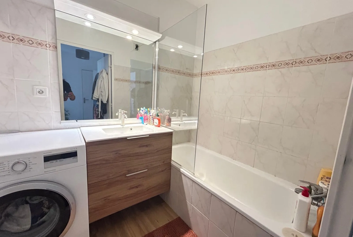 Bel appartement 3 pièces de 64 m² avec terrasse et parking à Saint-André-de-la-Roche 