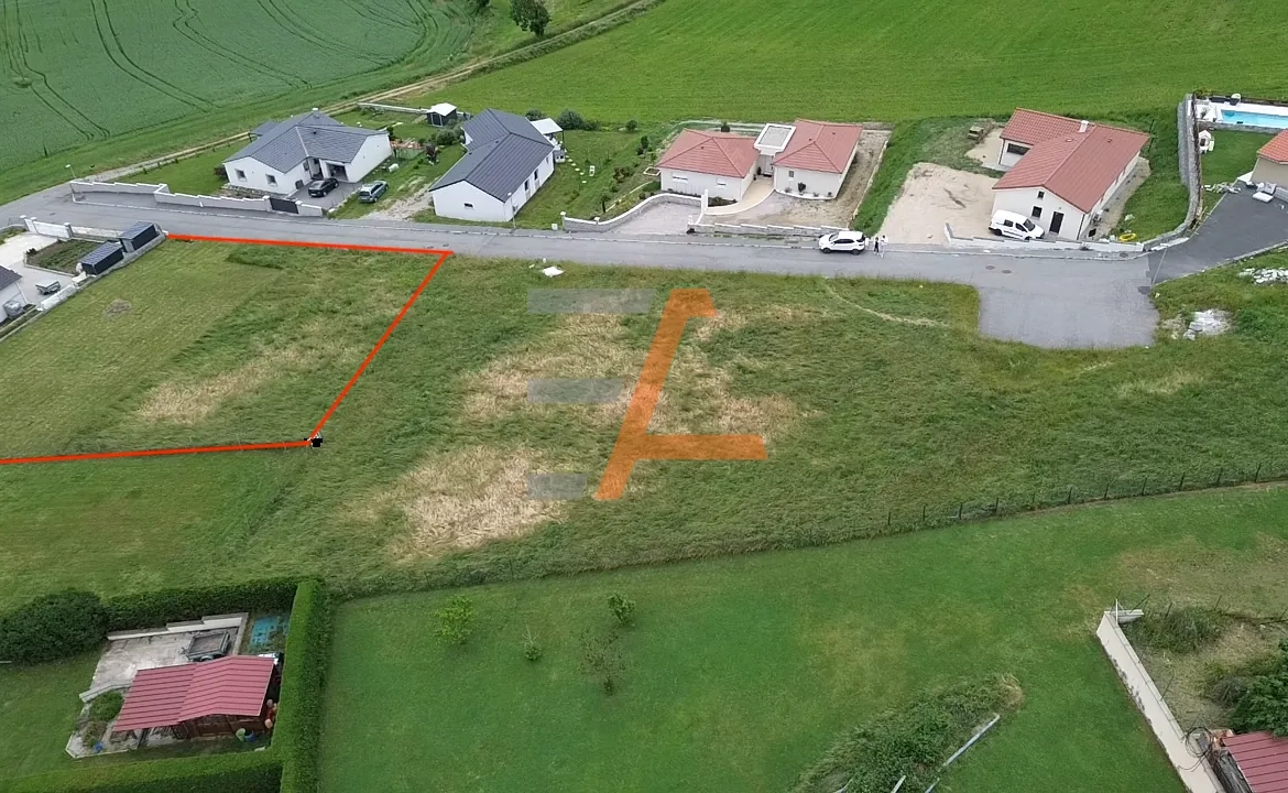 Terrain constructible à Retournac de 1142 m² avec viabilités en bordure 