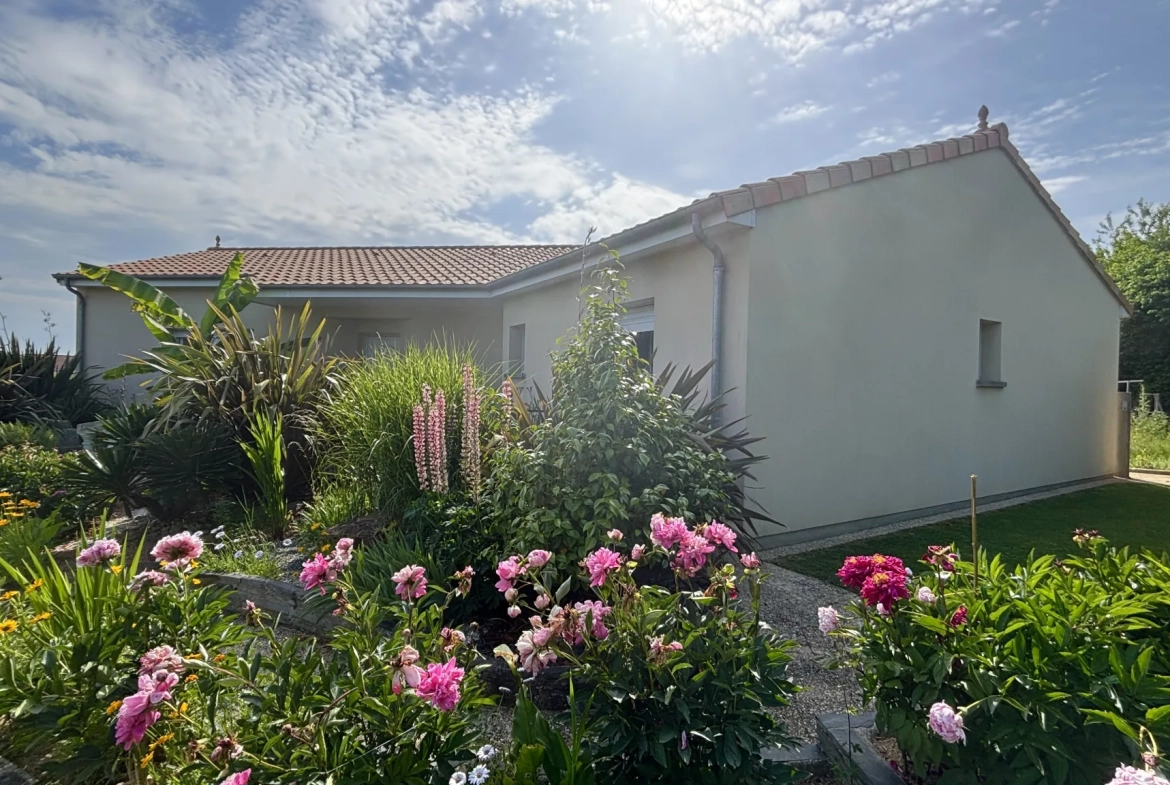 Maison à vendre à La Tourlandry – 4 chambres, terrain clos, environnement calme 