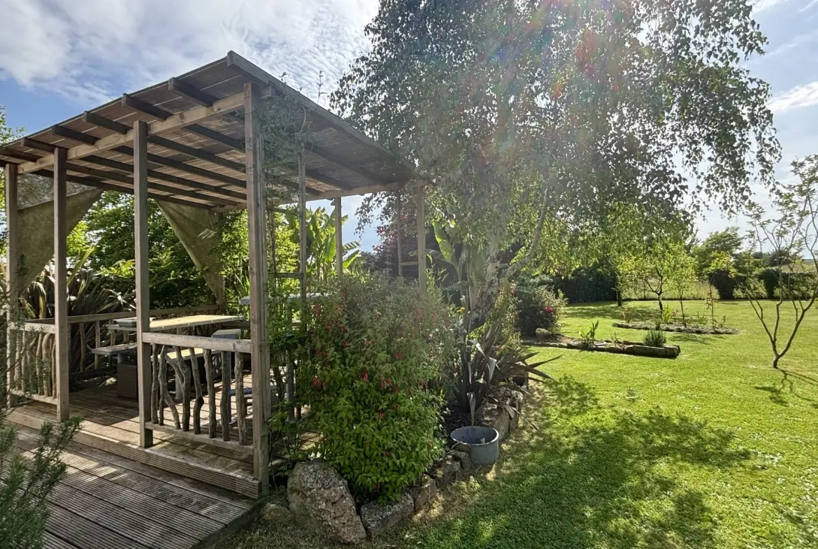 Maison à vendre à La Tourlandry – 4 chambres, terrain clos, environnement calme 