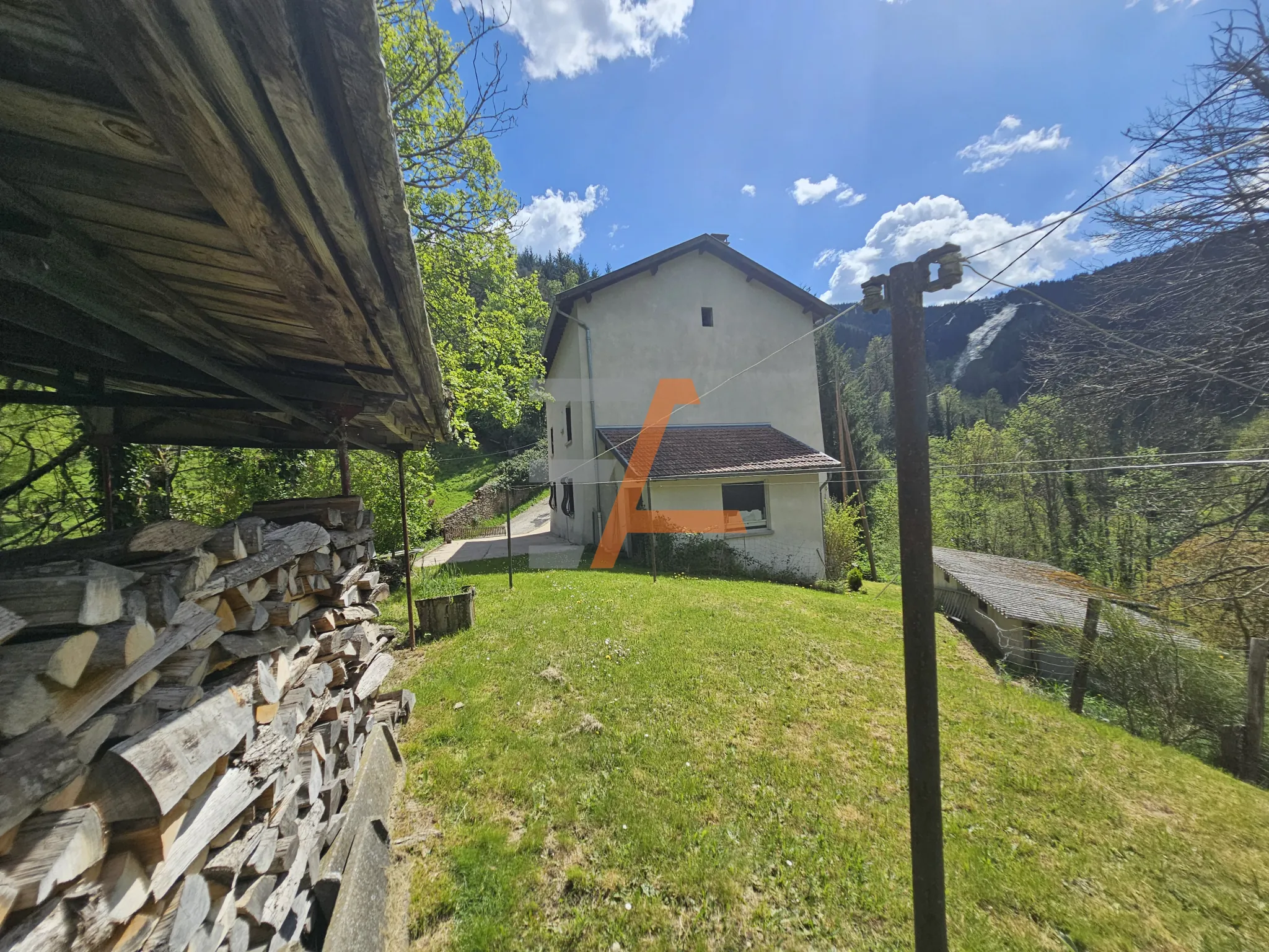 Belle maison de 180 m² avec grand terrain dans le Pilat 