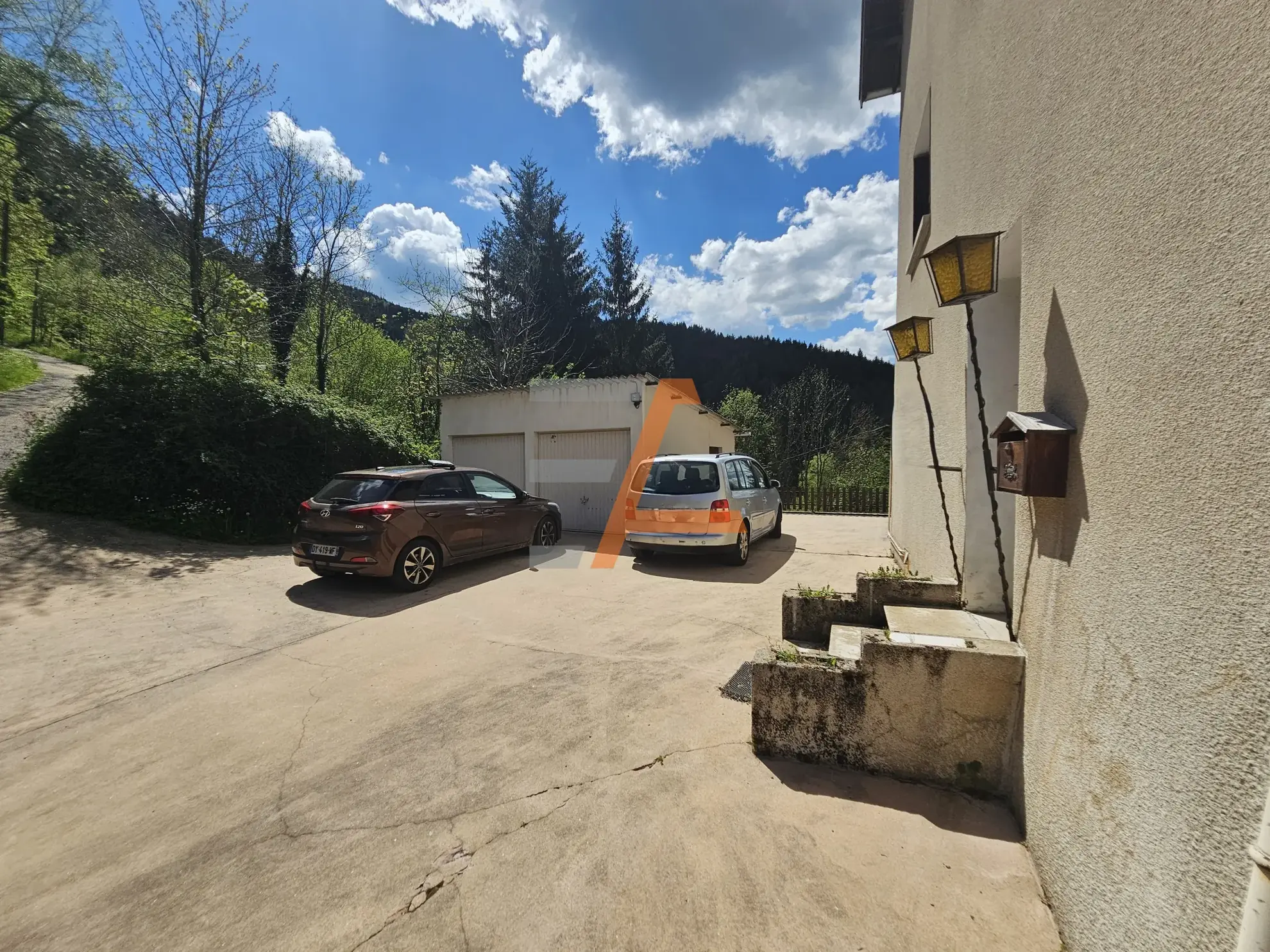 Belle maison de 180 m² avec grand terrain dans le Pilat 