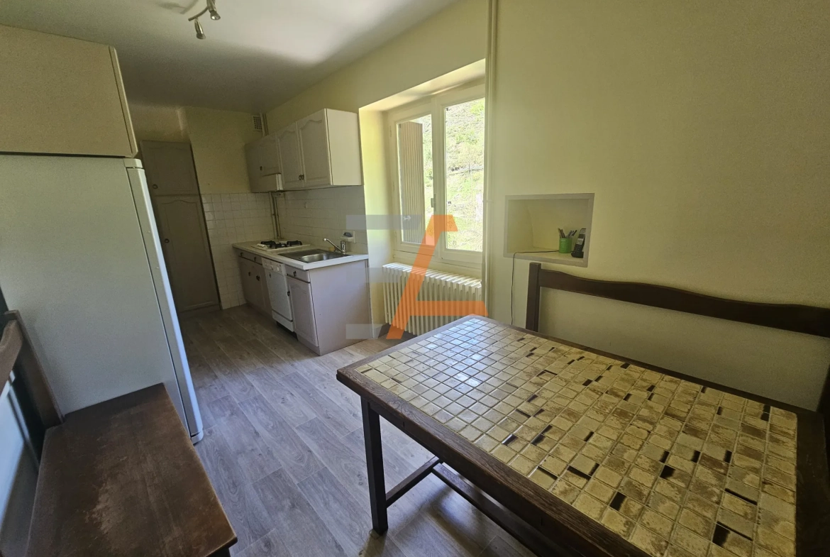 Belle maison de 180 m² avec grand terrain dans le Pilat 