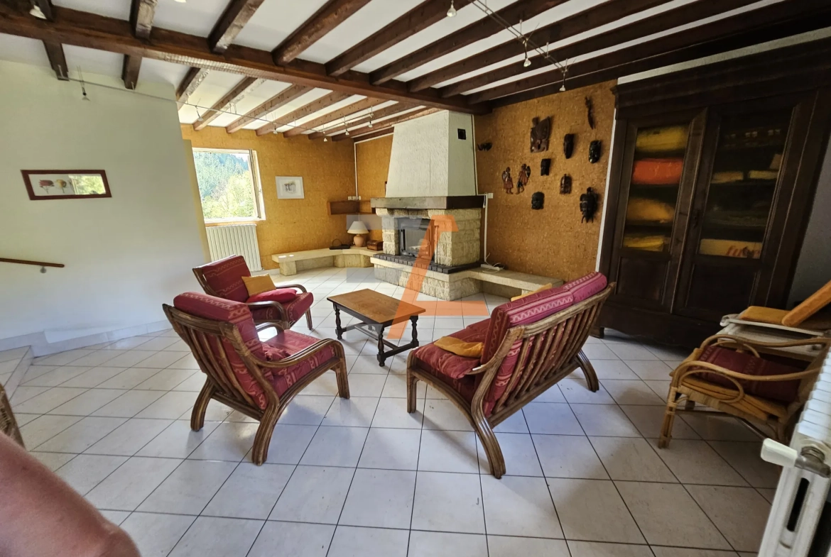 Belle maison de 180 m² avec grand terrain dans le Pilat 