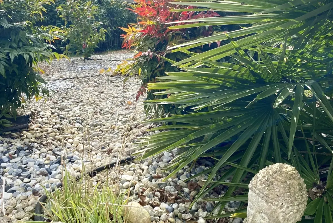 Belle maison à Barsac avec piscine, jardin et double garage 