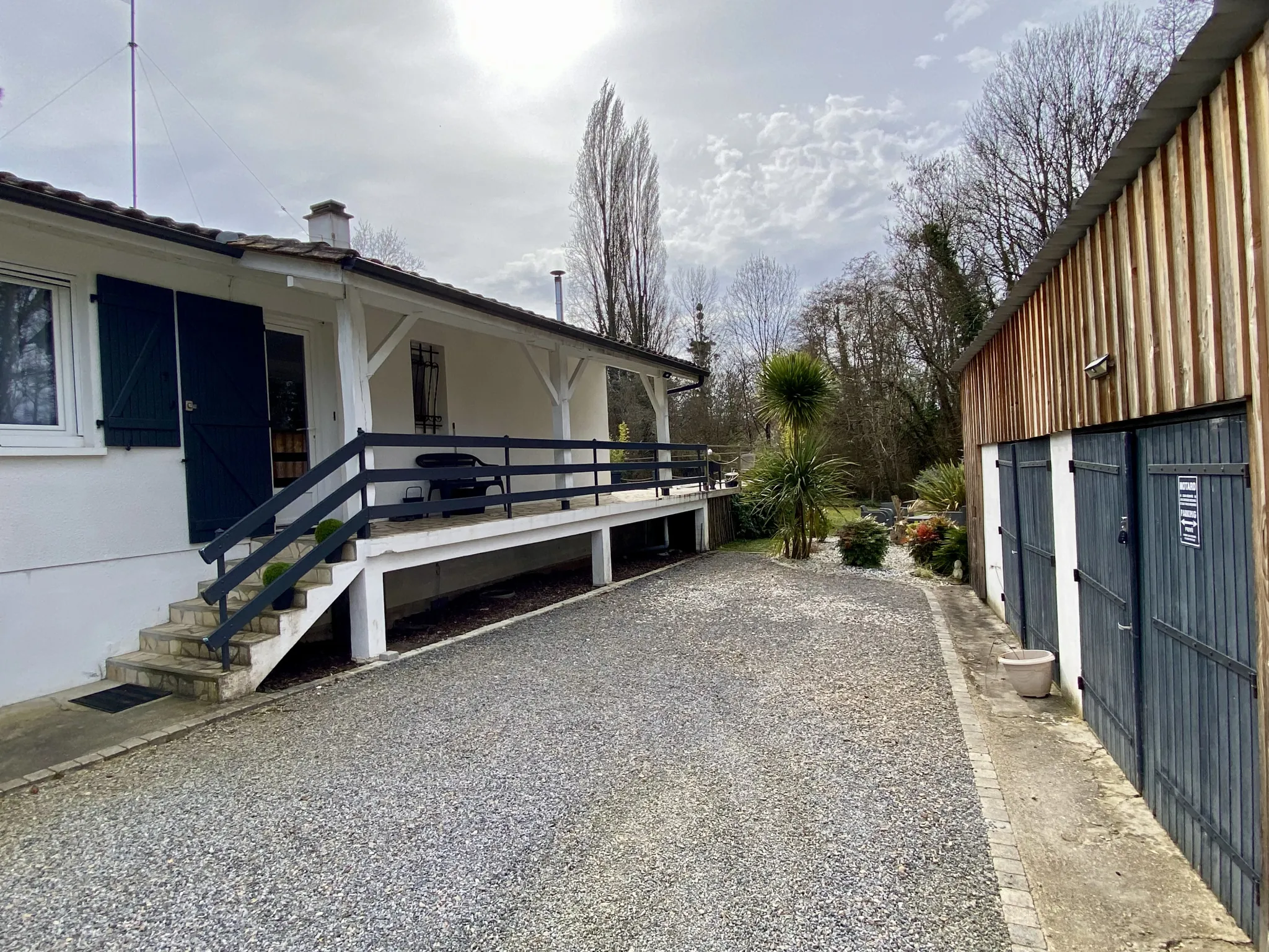 Belle maison à Barsac avec piscine, jardin et double garage 