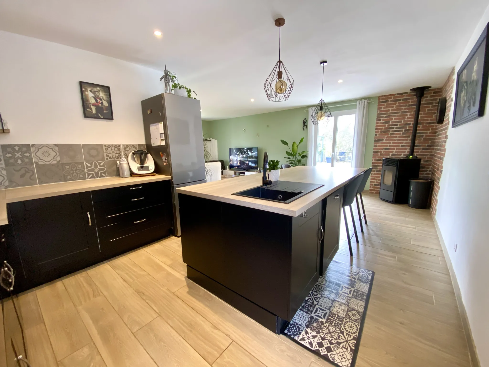 Belle maison à Barsac avec piscine, jardin et double garage 