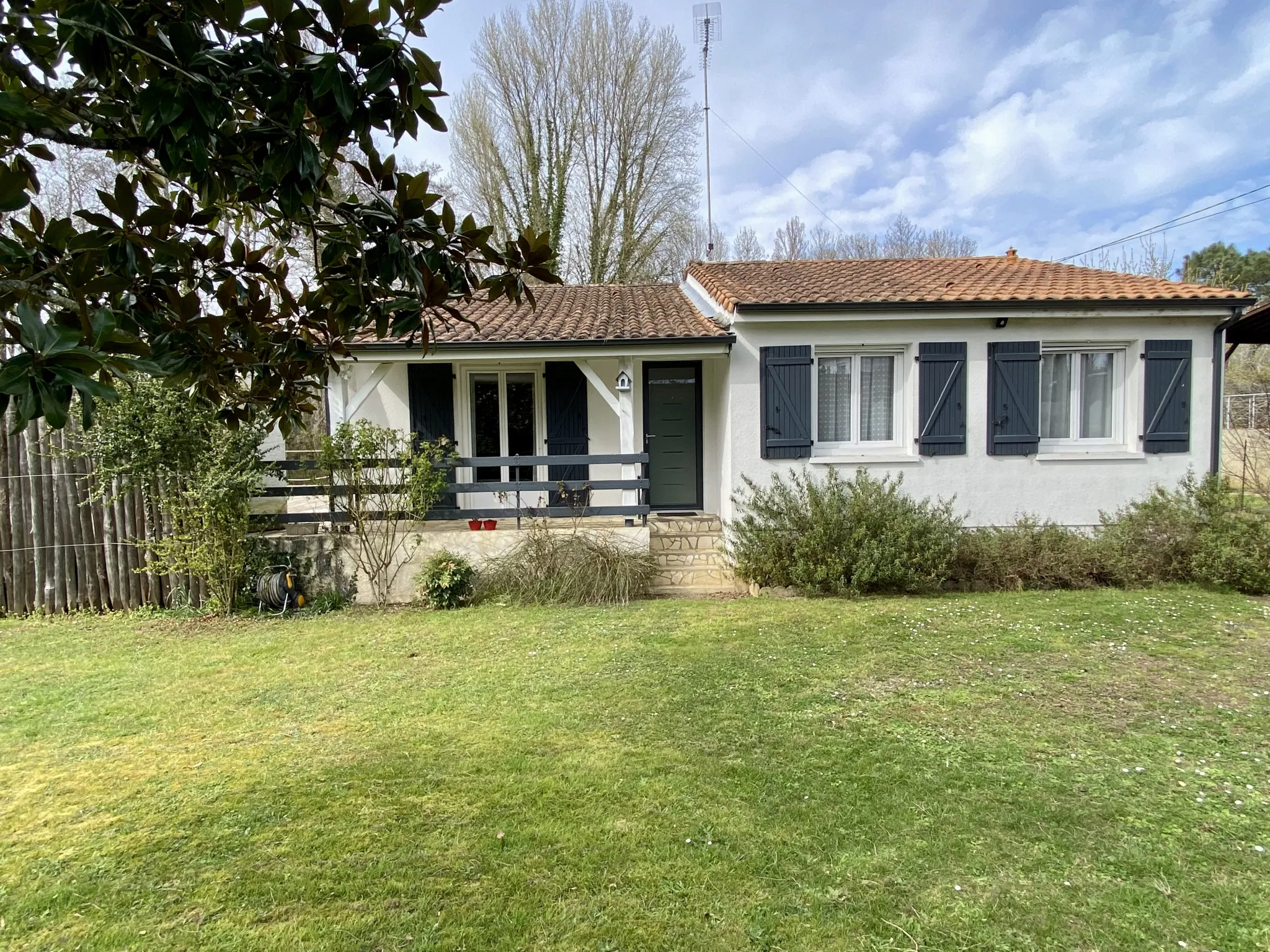 Belle maison à Barsac avec piscine, jardin et double garage 