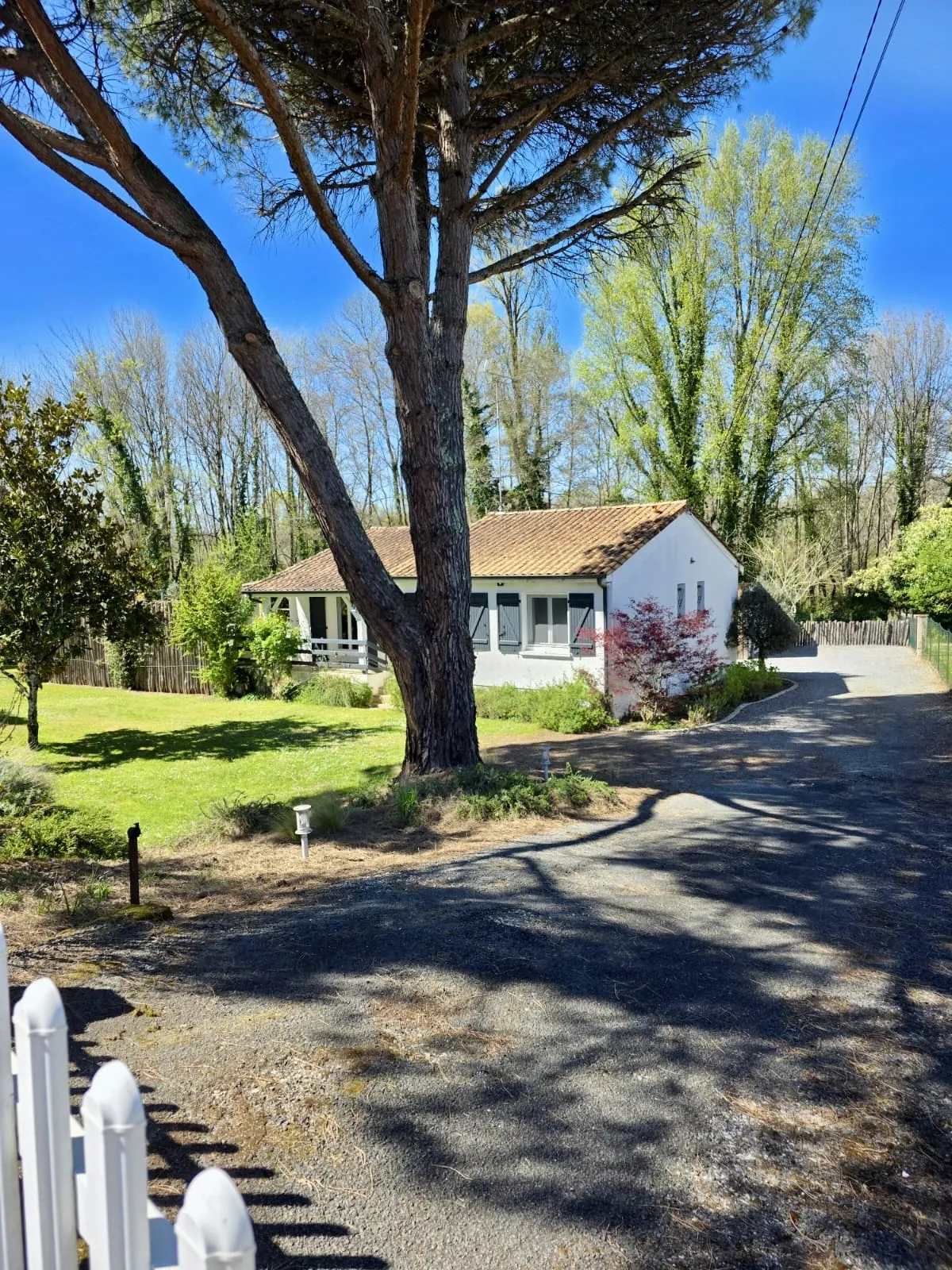 Belle maison à Barsac avec piscine, jardin et double garage 