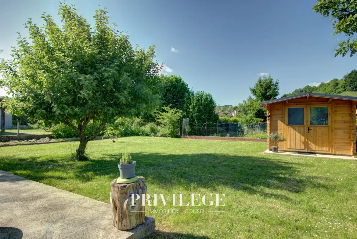 Charmante maison de 100 m² avec terrain, accès rivière et équipements modernes à Saint-Clair-de-la-Tour 