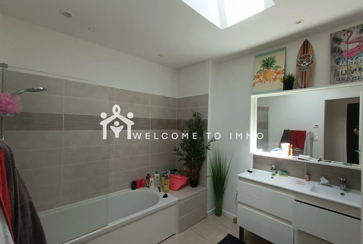 Belle maison 102m² avec jardin et garage à Benon, proche La Rochelle 