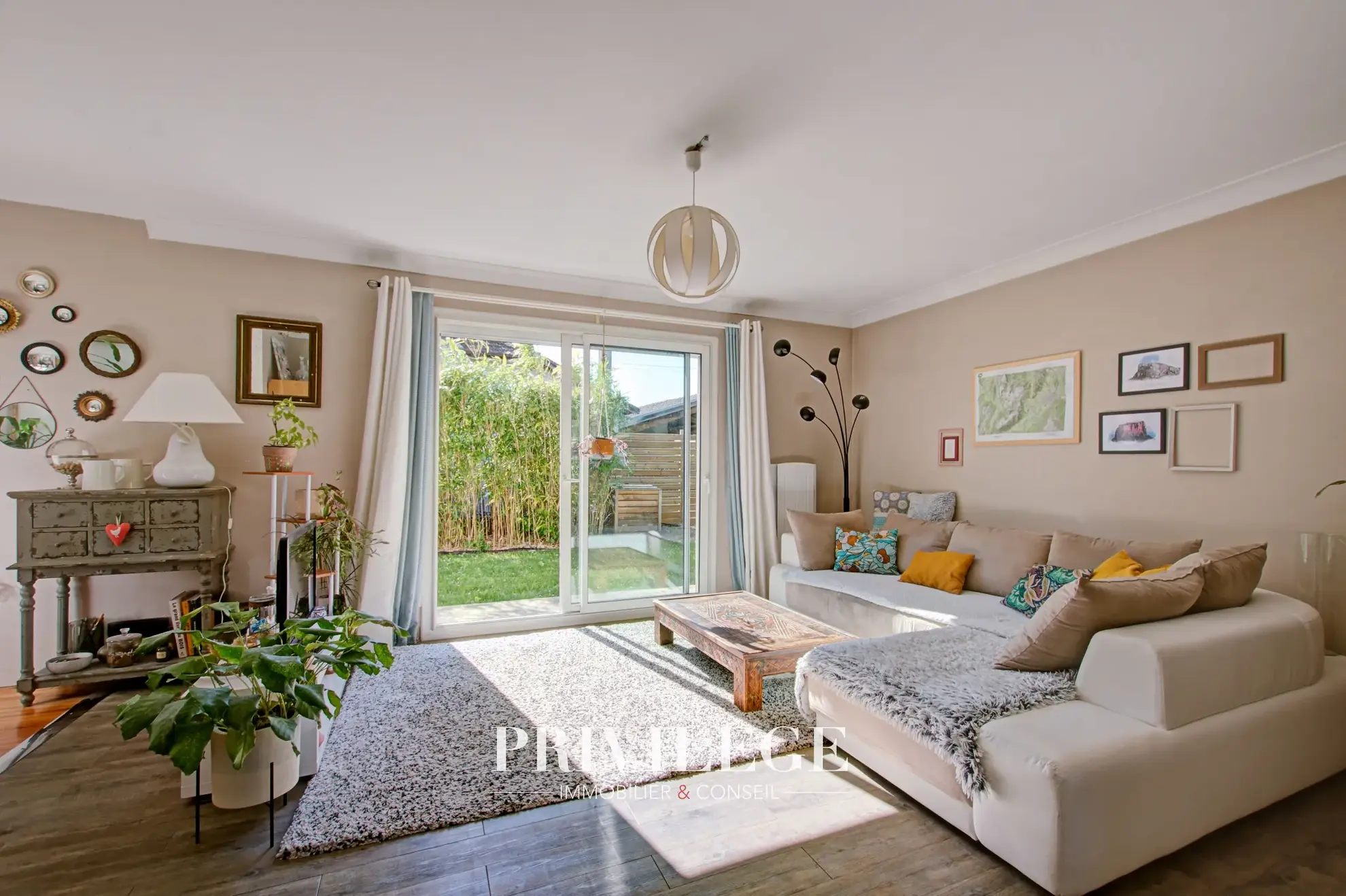 Charmante maison de 100 m² avec terrain, accès rivière et équipements modernes à Saint-Clair-de-la-Tour 