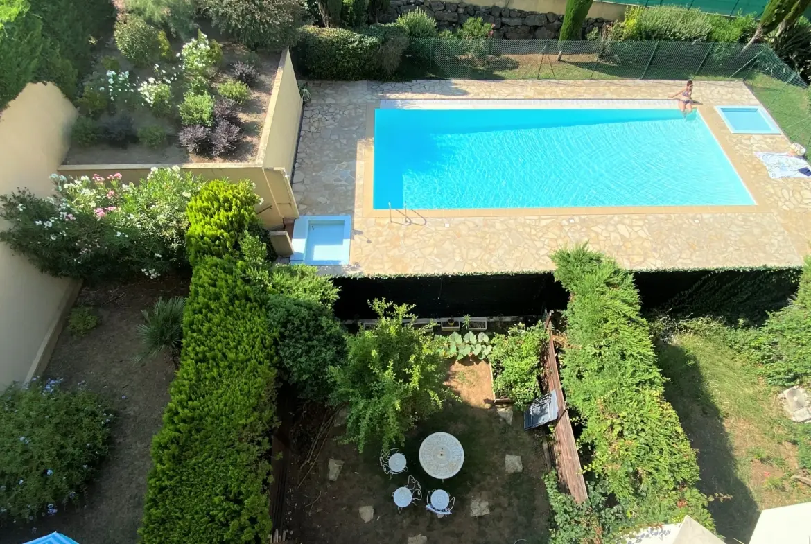 Appartement 3 pièces de 72 m² avec jardin et piscine au Cannet 