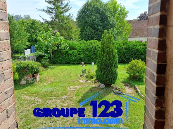 Belle maison ancienne à rénover avec grand terrain en 89110