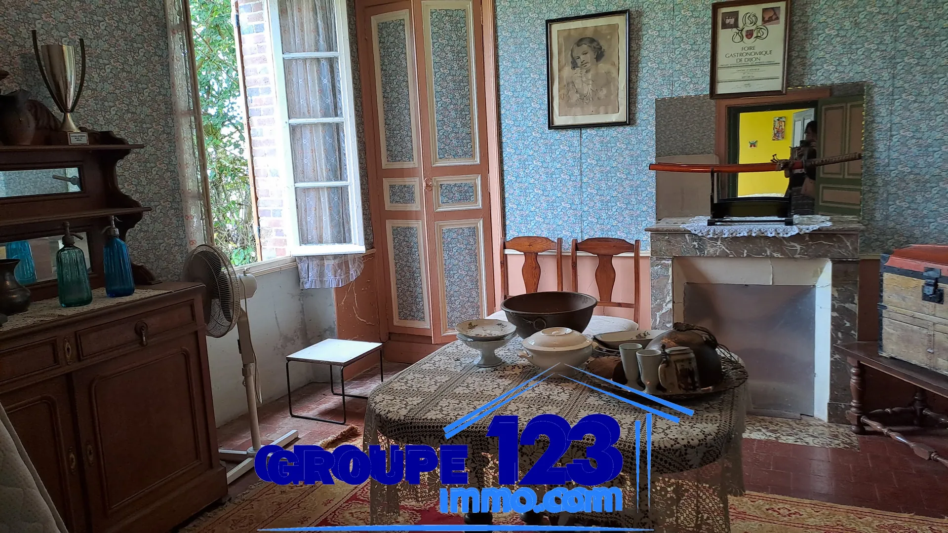 Belle maison ancienne à rénover avec grand terrain en 89110 