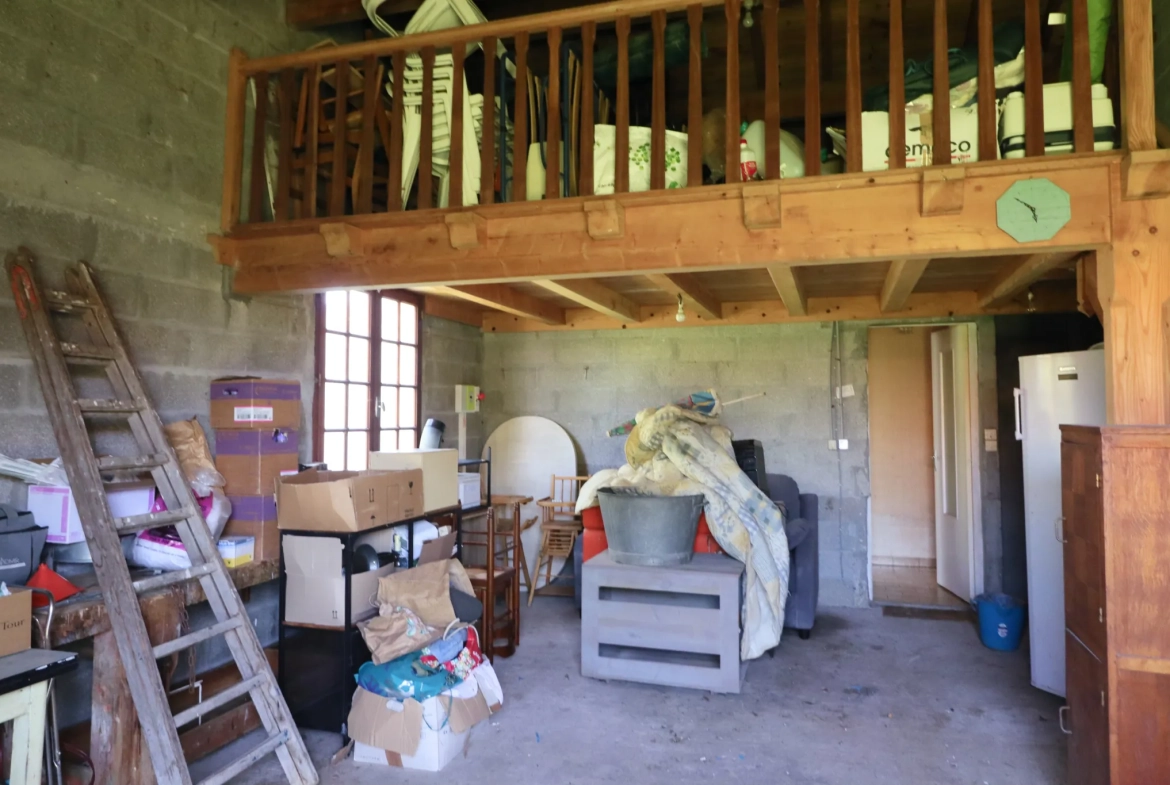 Maison avec jardin de 900m² à Meschers-sur-Gironde, à rénover proche Royan 