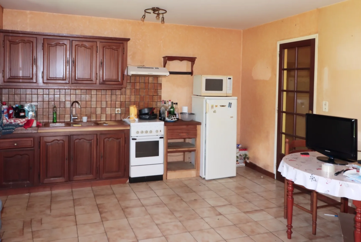 Maison avec jardin de 900m² à Meschers-sur-Gironde, à rénover proche Royan 