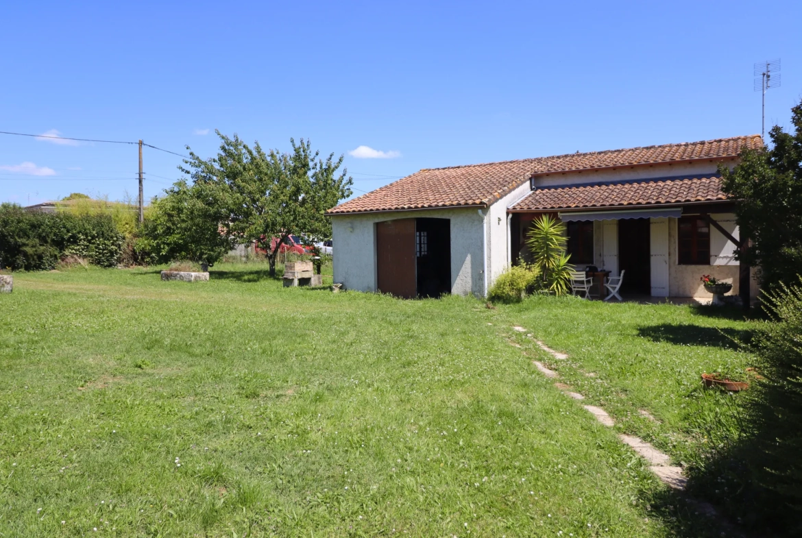 Maison avec jardin de 900m² à Meschers-sur-Gironde, à rénover proche Royan 