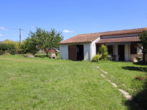 Maison avec jardin de 900m² à Meschers-sur-Gironde, à rénover proche Royan