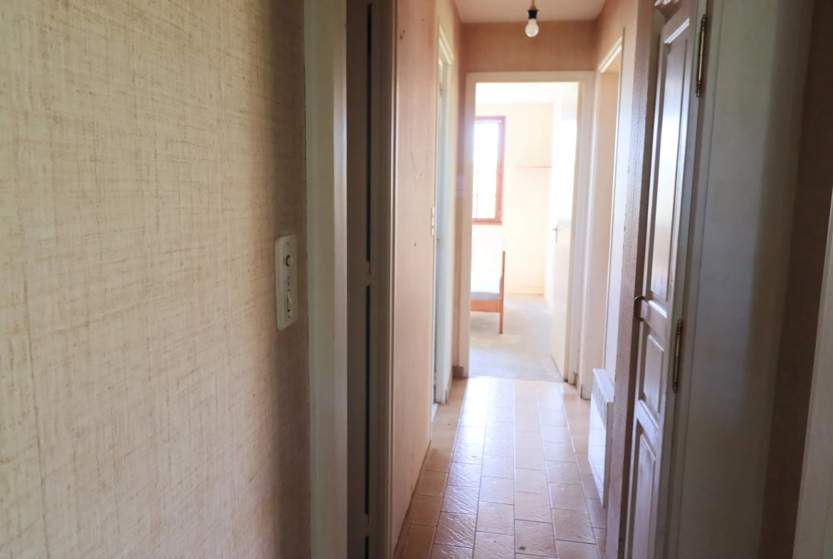 Maison avec jardin de 900m² à Meschers-sur-Gironde, à rénover proche Royan 