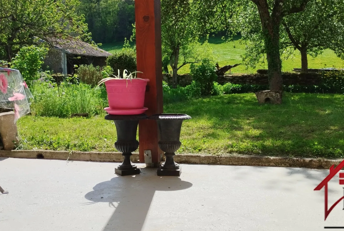Maison en pierres de 127 m² avec 4 chambres à Giey-sur-Aujon, parfait état 