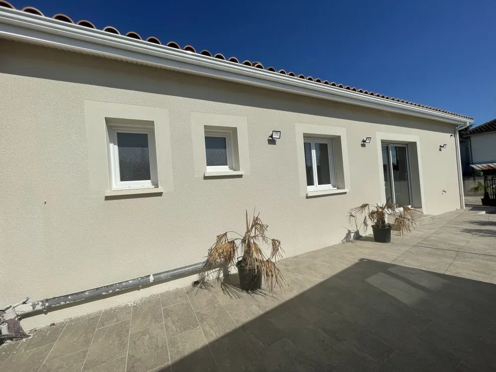 Maison de plain-pied moderne proche centre-ville de Marmande à vendre 