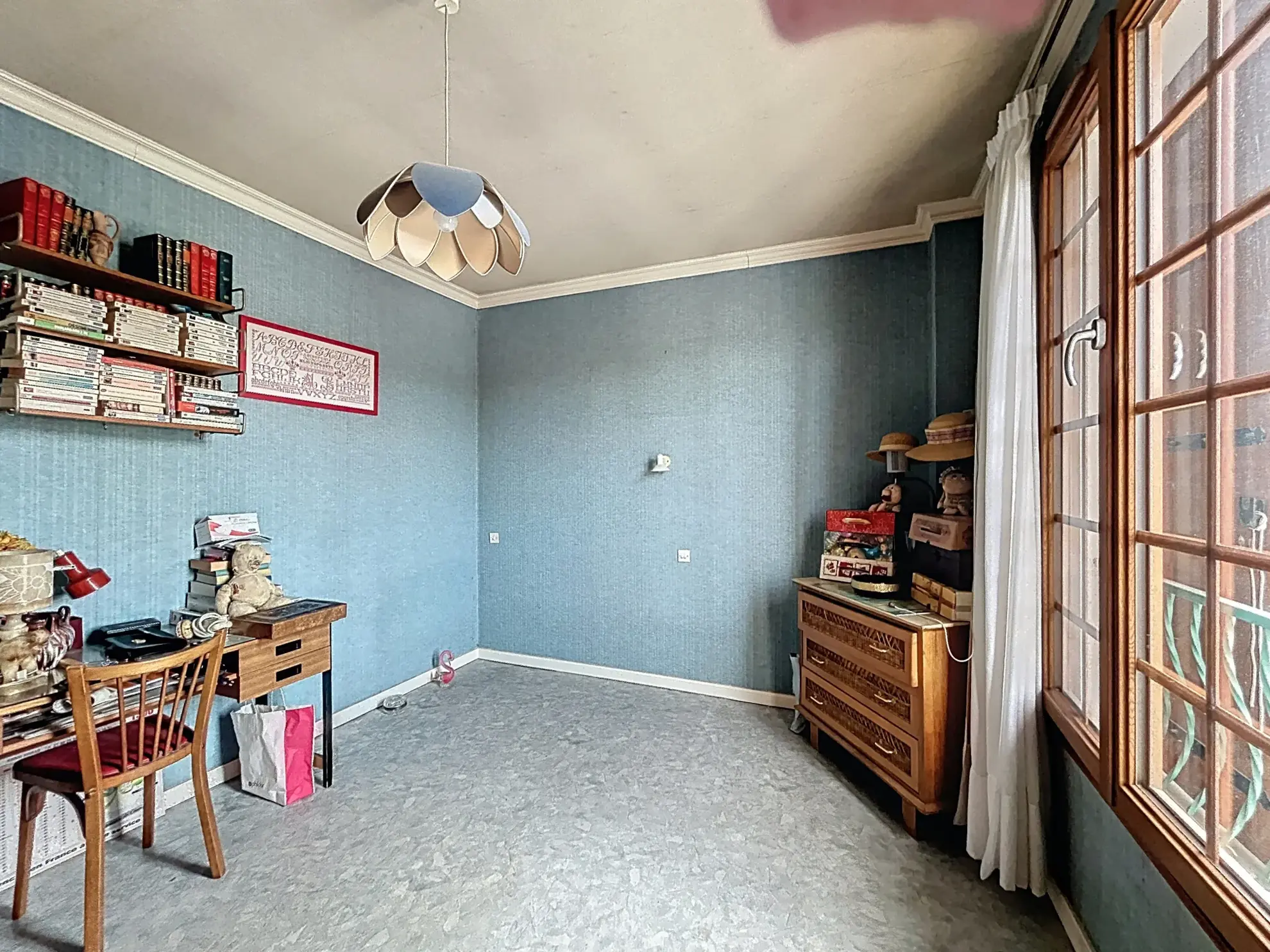 Appartement T4 à Melun avec travaux, balcon, cave et parking, proche gare 
