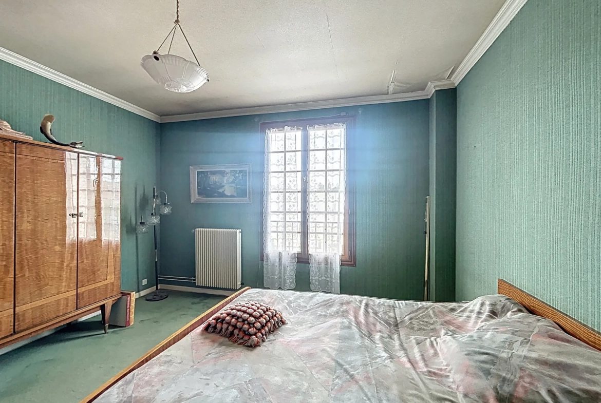 Appartement T4 à Melun avec travaux, balcon, cave et parking, proche gare 