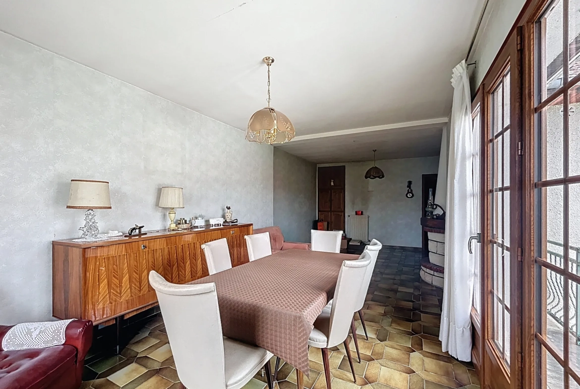 Appartement T4 à Melun avec travaux, balcon, cave et parking, proche gare 