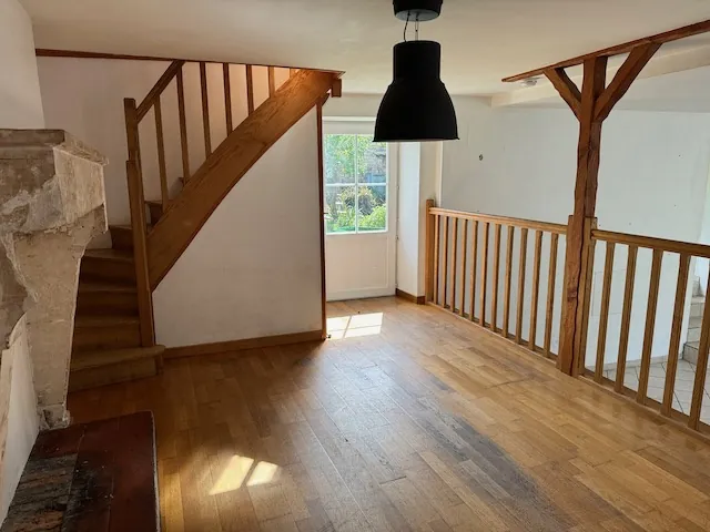 Maison de ville à Sainte Hermine avec 3 chambres et cour intérieure 