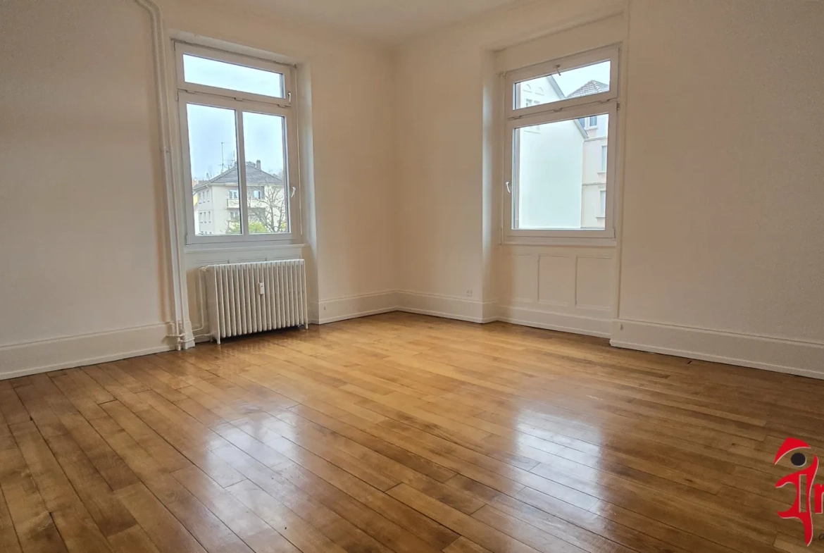 Appartement haussmannien de 172 m² à Mulhouse-Dornach avec garage et cour 