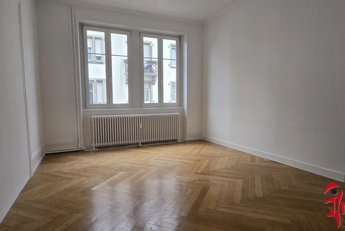 Appartement haussmannien de 172 m² à Mulhouse-Dornach avec garage et cour 