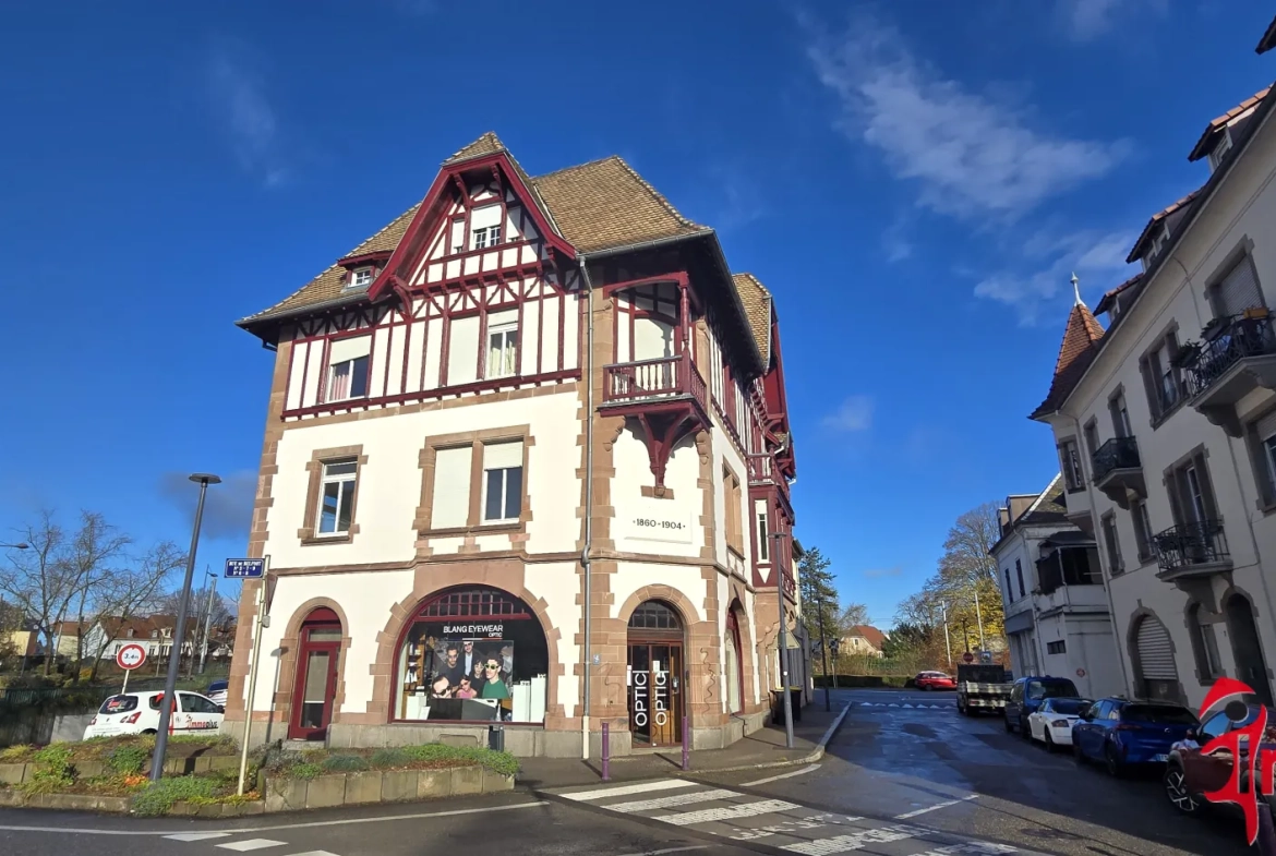 Appartement haussmannien de 172 m² à Mulhouse-Dornach avec garage et cour 