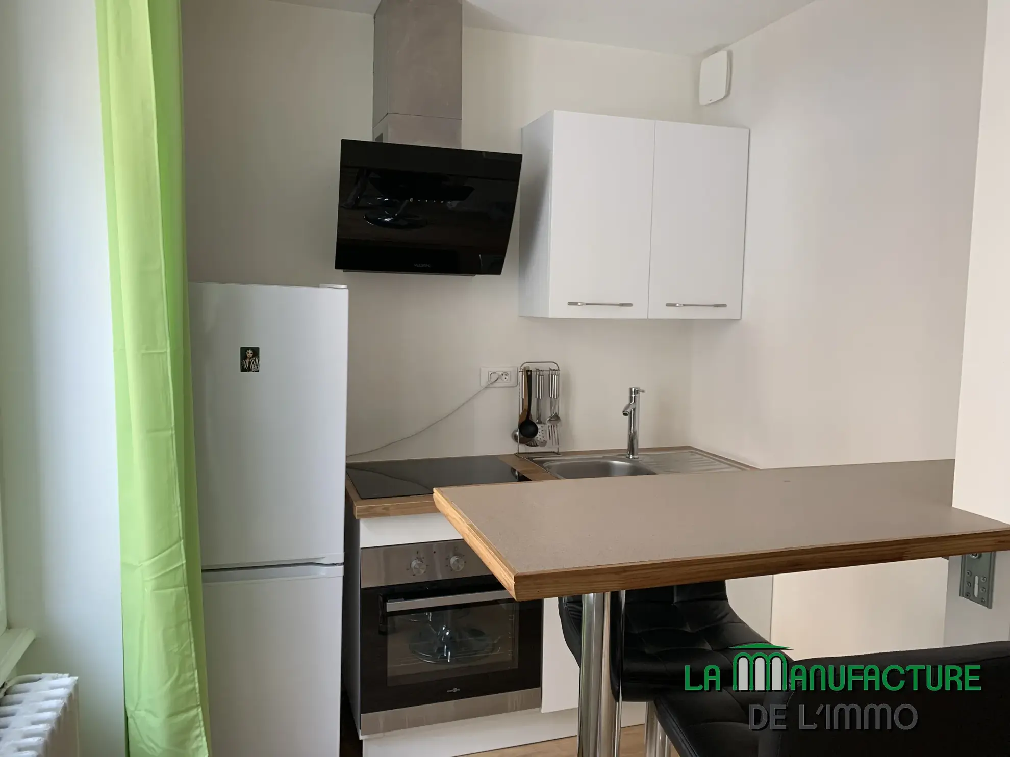 Studio meublé de 25,38 m² rénové à Saint-Etienne, secteur Faculte Jean Monnet 
