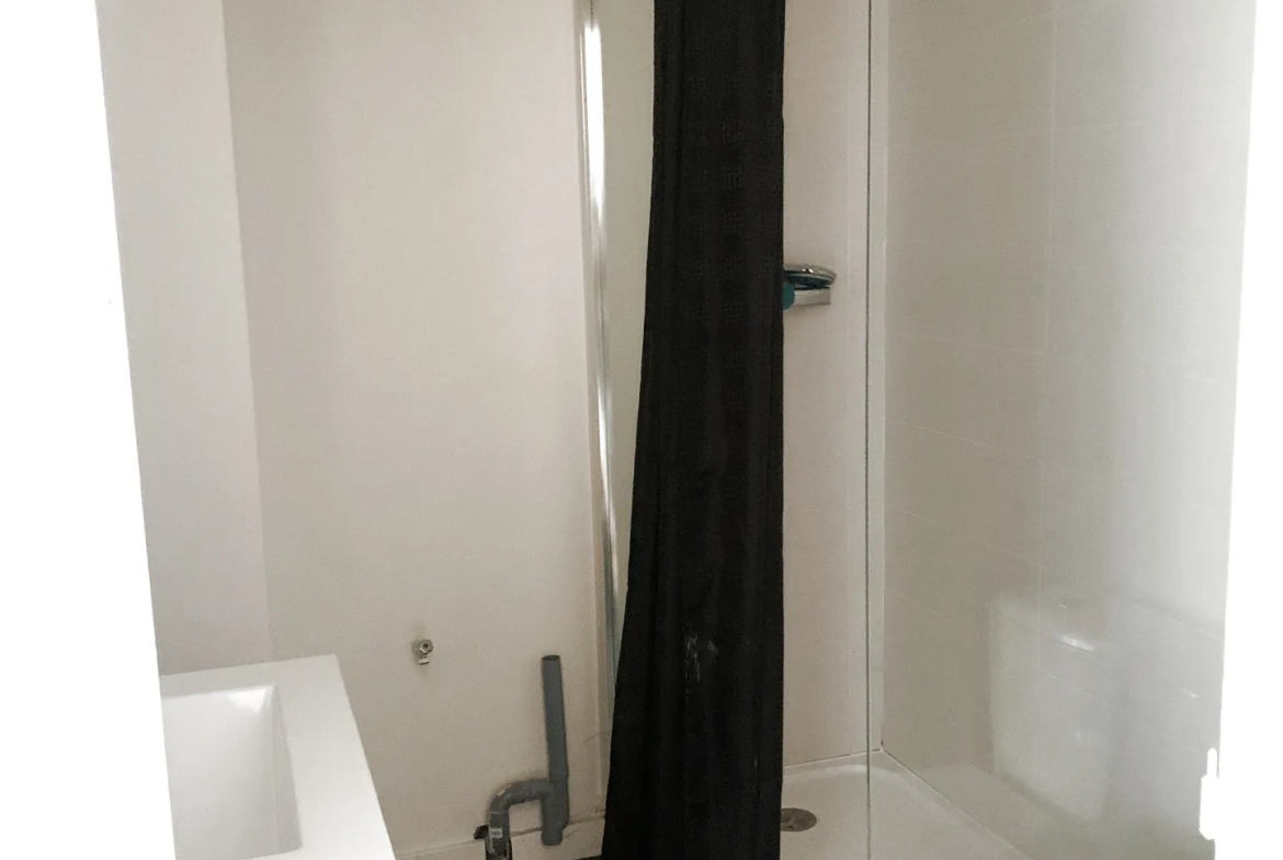 Studio meublé de 25,38 m² rénové à Saint-Etienne, secteur Faculte Jean Monnet 