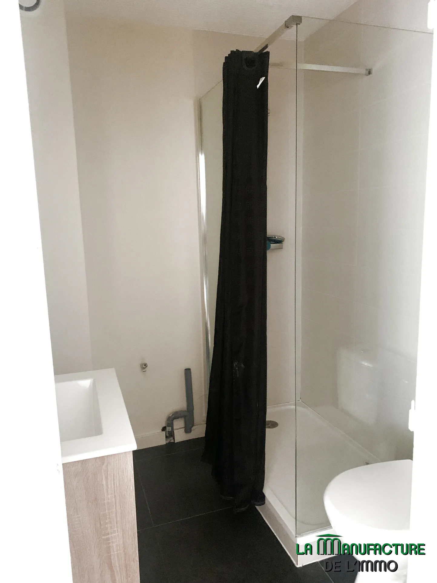 Studio meublé de 25,38 m² rénové à Saint-Etienne, secteur Faculte Jean Monnet 