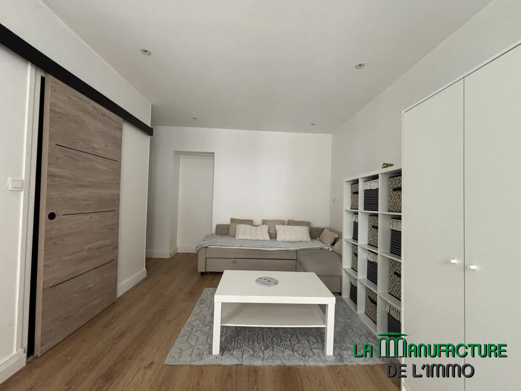 Studio meublé de 25,38 m² rénové à Saint-Etienne, secteur Faculte Jean Monnet 