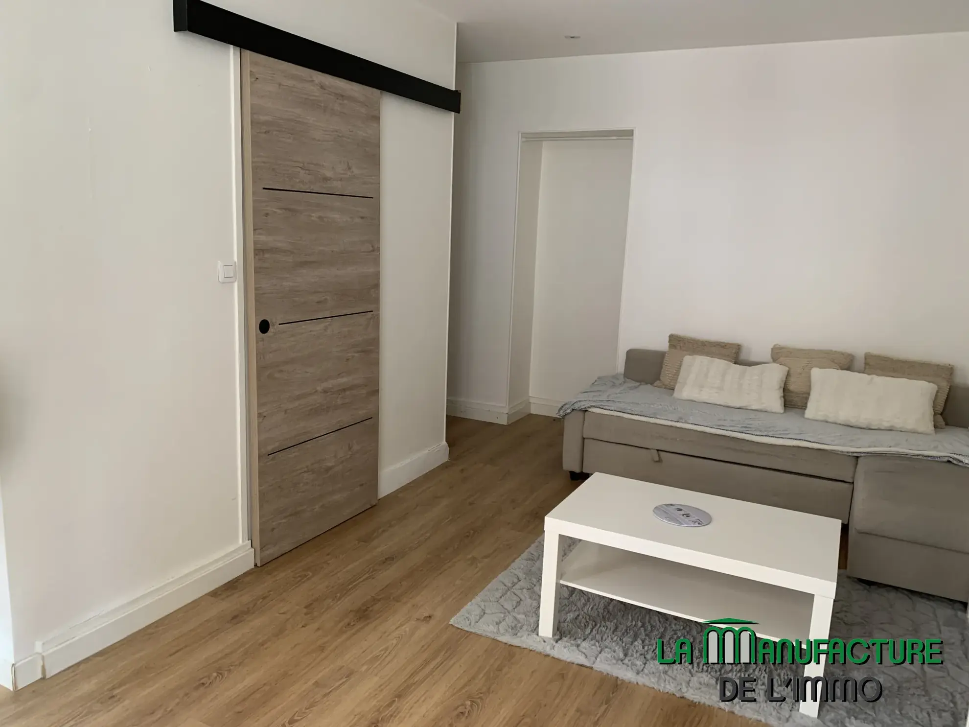 Studio meublé de 25,38 m² rénové à Saint-Etienne, secteur Faculte Jean Monnet 