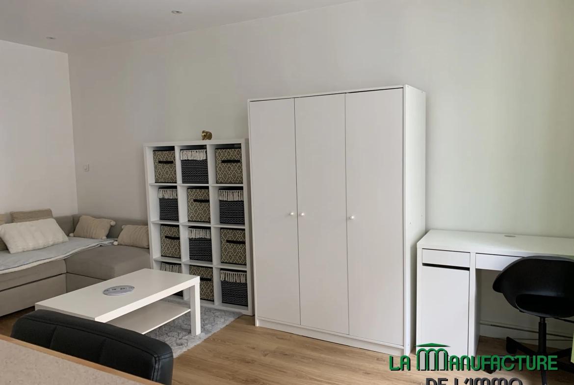 Studio meublé de 25,38 m² rénové à Saint-Etienne, secteur Faculte Jean Monnet 
