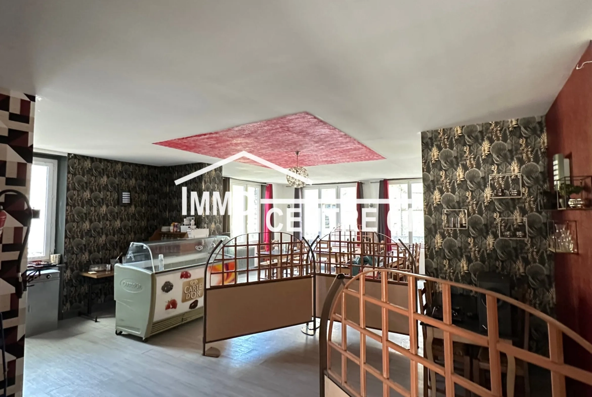 Immeuble de rapport avec restaurant et hôtel à rénover à Bagnoles de l'Orne 