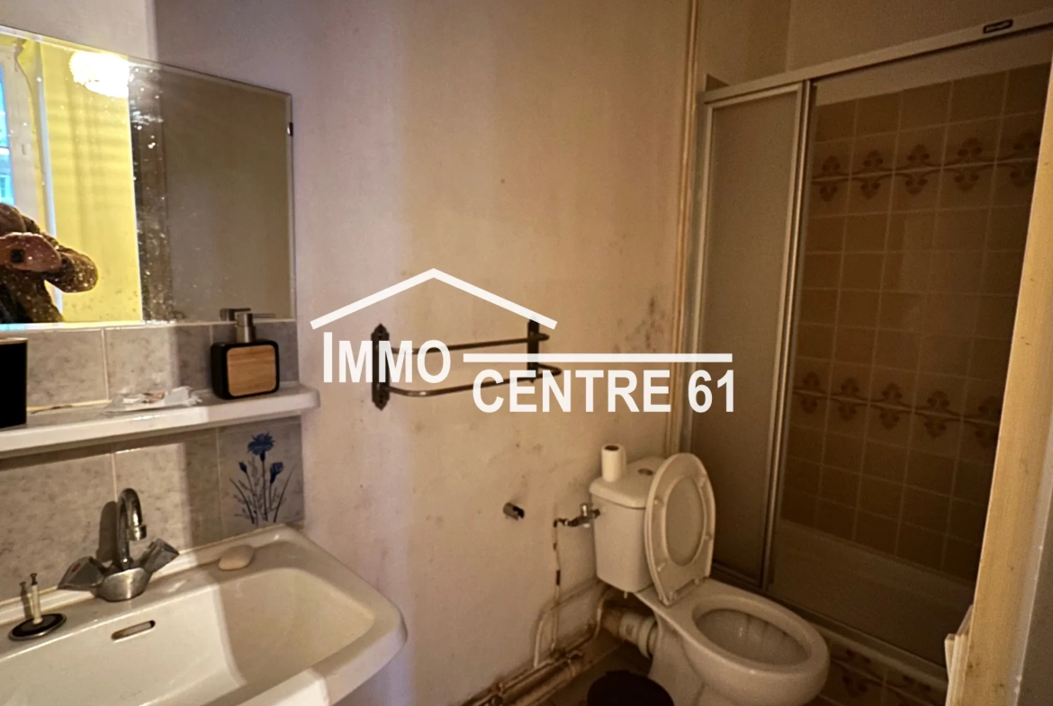 Immeuble de rapport avec restaurant et hôtel à rénover à Bagnoles de l'Orne 