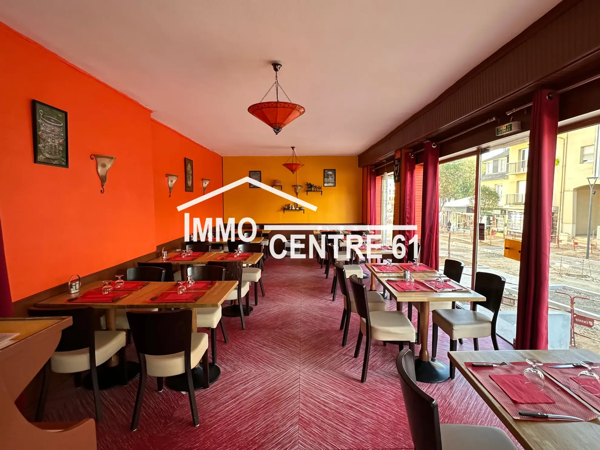 Immeuble de rapport avec restaurant et hôtel à rénover à Bagnoles de l'Orne 
